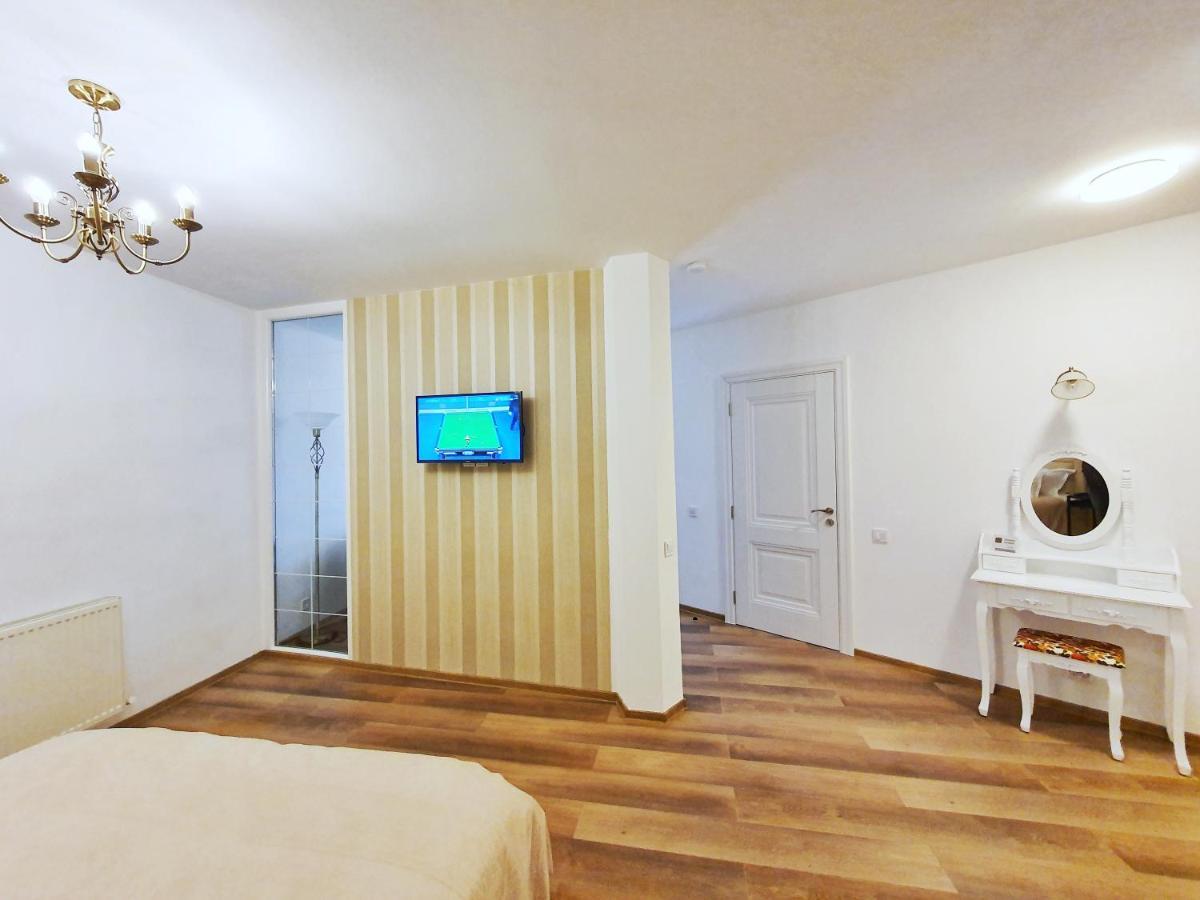 Hotel Tourist B&C à Curtea de Argeş Extérieur photo