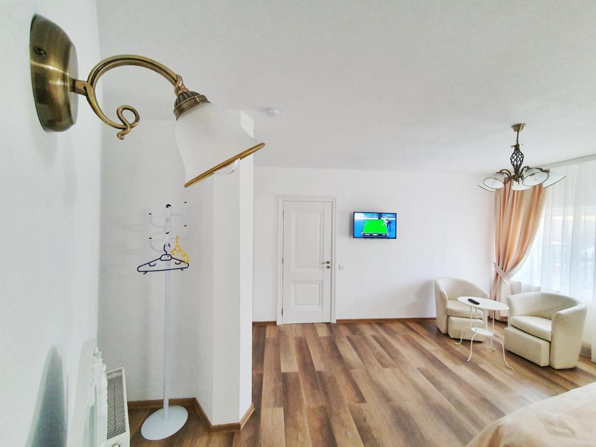 Hotel Tourist B&C à Curtea de Argeş Extérieur photo