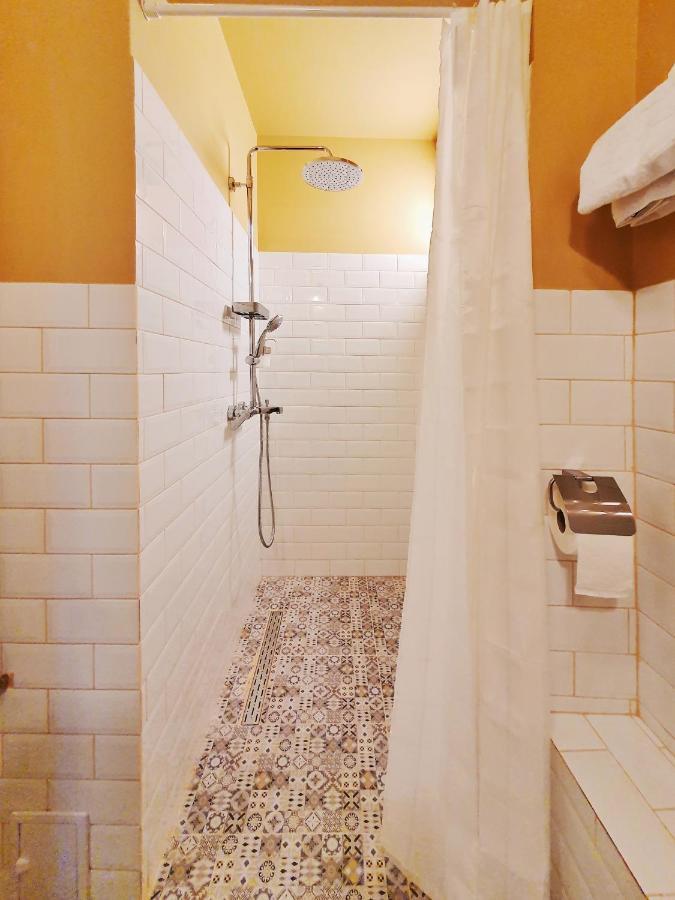 Hotel Tourist B&C à Curtea de Argeş Extérieur photo